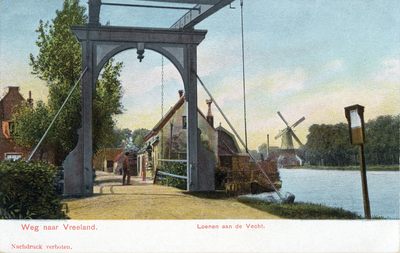 11508 Gezicht op de ophaalbrug bij de Loenerveensesluis in het Oud Over te Loenen uit het zuiden; met rechts de Vecht.
